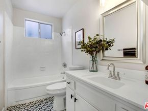 1045 N Ardmore Avenue, Los Angeles CA 90029