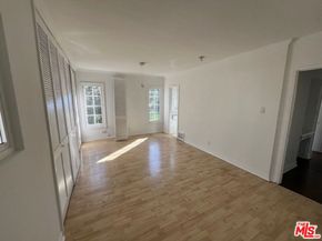 1040 S Longwood Avenue, Los Angeles CA 90019