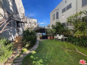 1040 S Longwood Avenue, Los Angeles CA 90019