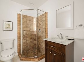 1667 N Allen Avenue, Pasadena CA 91104