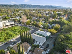 10742 Sarah Street, Toluca Lake CA 91602