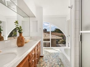 26902 Malibu Cove Colony Drive, Malibu CA 90265
