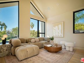 2048 Linnington Avenue, Los Angeles CA 90025