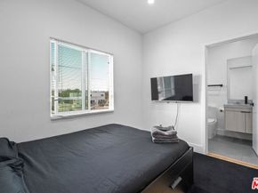 1842 S Sycamore Avenue, Los Angeles CA 90019