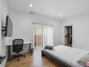 1842 S Sycamore Avenue, Los Angeles CA 90019