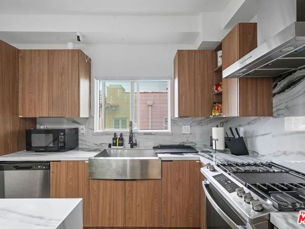 1842 S Sycamore Avenue, Los Angeles CA 90019