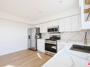 1636 Longwood Avenue, Los Angeles CA 90019