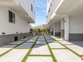 1636 Longwood Avenue, Los Angeles CA 90019