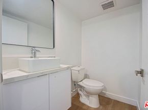 1636 Longwood Avenue, Los Angeles CA 90019