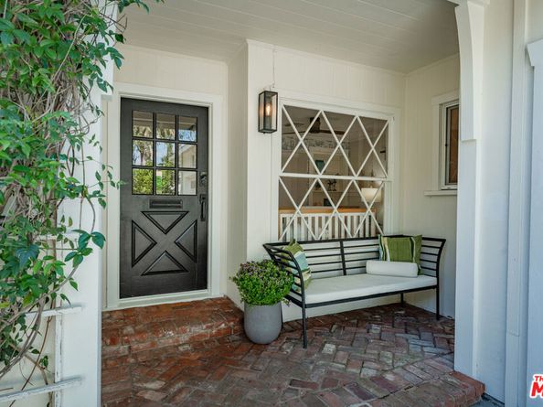 22140 Ybarra Road, Woodland Hills CA 91364