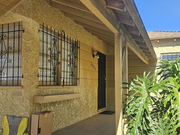 10815 S Hoover Street, Los Angeles CA 90044