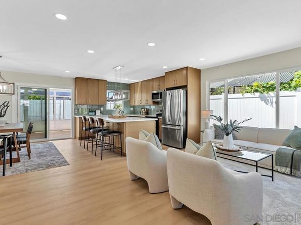 11374 Spica Dr, San Diego CA 92126