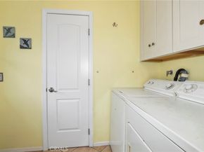 2064 Oak Valley, Glendale CA 91208