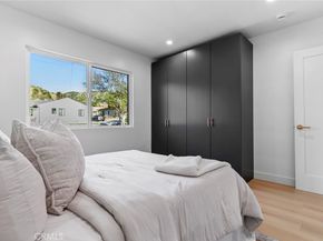 8321 Outland View, Sun Valley CA 91352