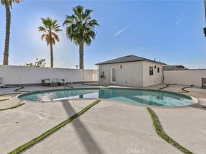8321 Outland View, Sun Valley CA 91352