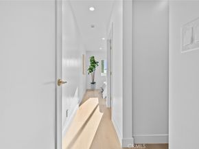 8321 Outland View, Sun Valley CA 91352