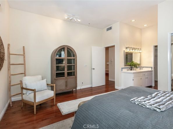 817 10th Street 104, Santa Monica CA 90403
