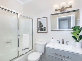 817 10th Street 104, Santa Monica CA 90403