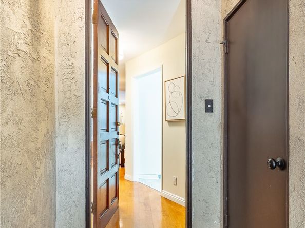 817 10th Street 104, Santa Monica CA 90403