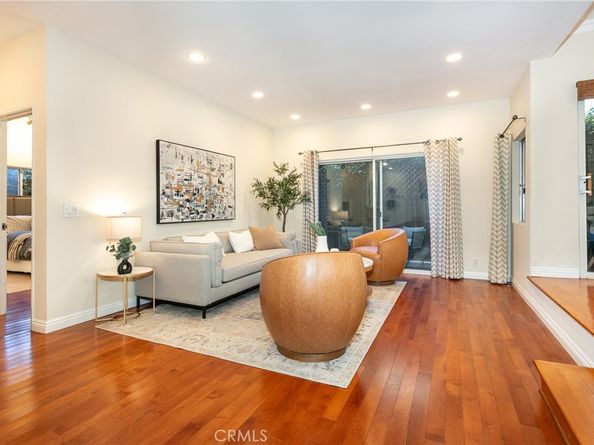 817 10th Street 104, Santa Monica CA 90403