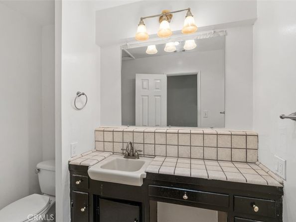 143 N Garfield Place, Monrovia CA 91016