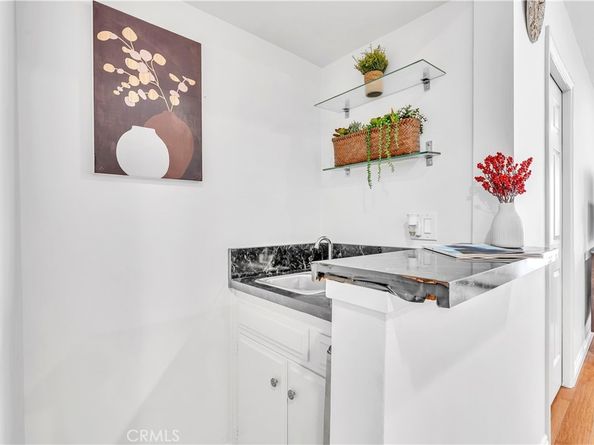 2318 Fox Hill 203, Los Angeles CA 90064