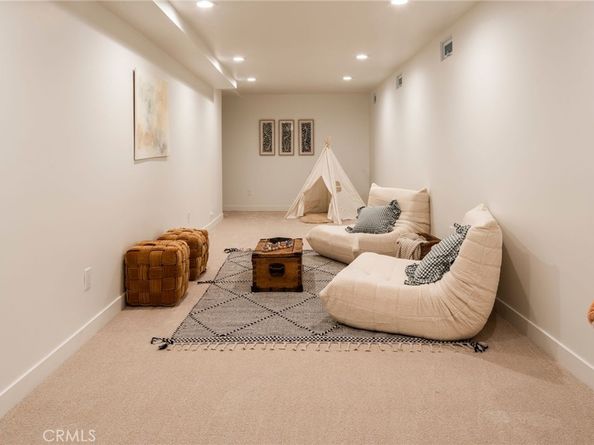 521 Fremont Drive, Pasadena CA 91103