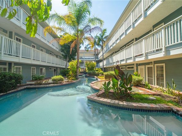 230 S Madison Ave 207, Pasadena CA 91101