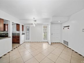 230 S Madison Ave 207, Pasadena CA 91101