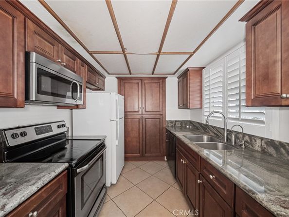 230 S Madison Ave 207, Pasadena CA 91101