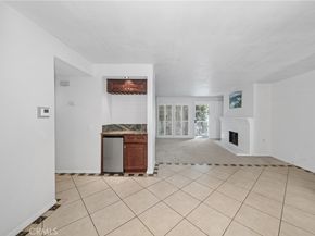 230 S Madison Ave 207, Pasadena CA 91101