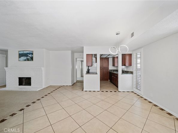 230 S Madison Ave 207, Pasadena CA 91101