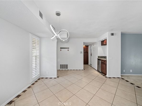 230 S Madison Ave 207, Pasadena CA 91101