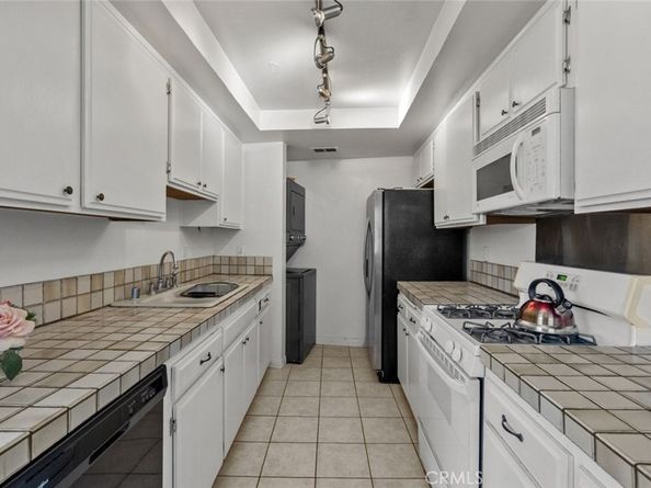 3988 Beethoven Street 9, Los Angeles CA 90066