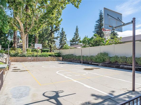 834 E Pepper Tree Drive, Azusa CA 91702