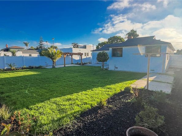 8620 S 4th Avenue, Inglewood CA 90305