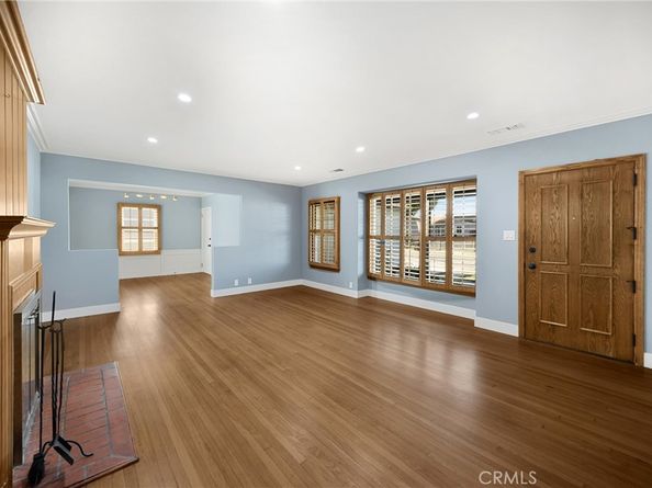 8620 S 4th Avenue, Inglewood CA 90305