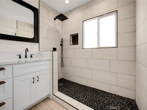 8620 S 4th Avenue, Inglewood CA 90305