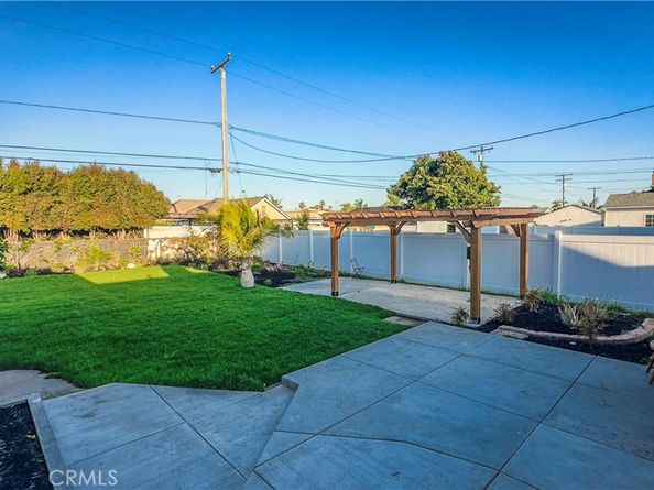 8620 S 4th Avenue, Inglewood CA 90305