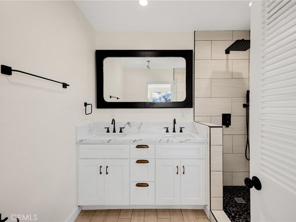 8620 S 4th Avenue, Inglewood CA 90305