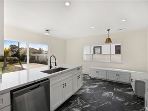 8620 S 4th Avenue, Inglewood CA 90305