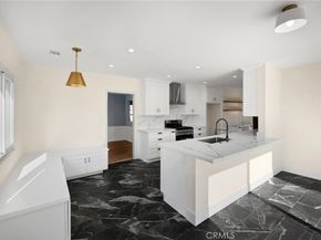 8620 S 4th Avenue, Inglewood CA 90305