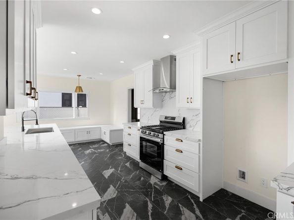 8620 S 4th Avenue, Inglewood CA 90305