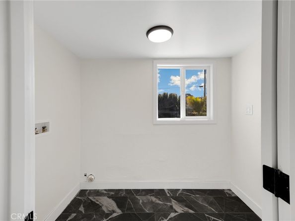 8620 S 4th Avenue, Inglewood CA 90305