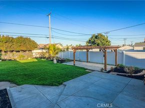 8620 S 4th Avenue, Inglewood CA 90305