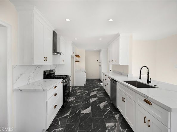 8620 S 4th Avenue, Inglewood CA 90305