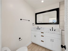 8620 S 4th Avenue, Inglewood CA 90305