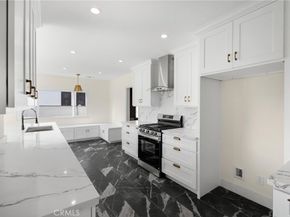 8620 S 4th Avenue, Inglewood CA 90305