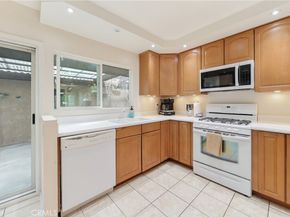 193 193 S Hollenbeck, Covina CA 91723