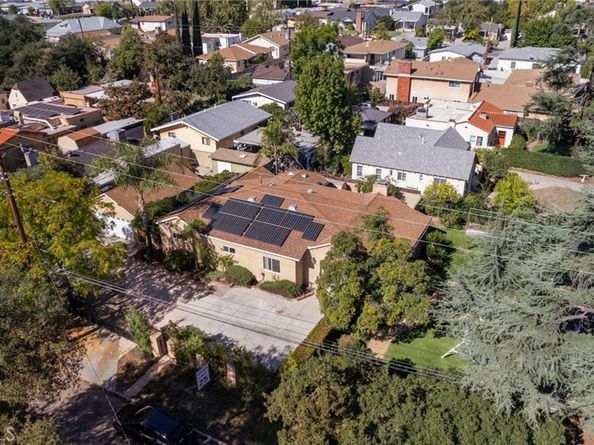 1697 N Allen, Pasadena CA 91104